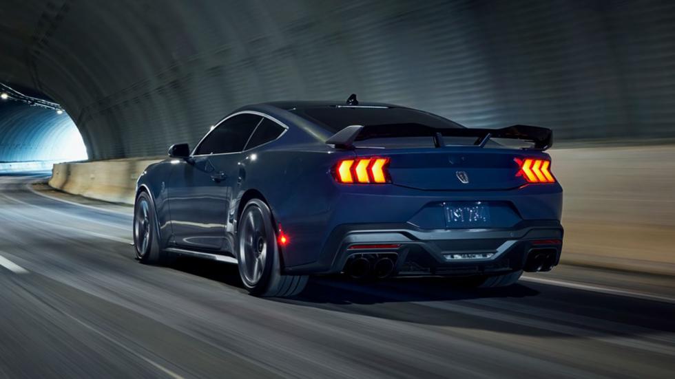 Αυτό είναι το εσωτερικό της κορυφαίας Ford Mustang Dark Horse